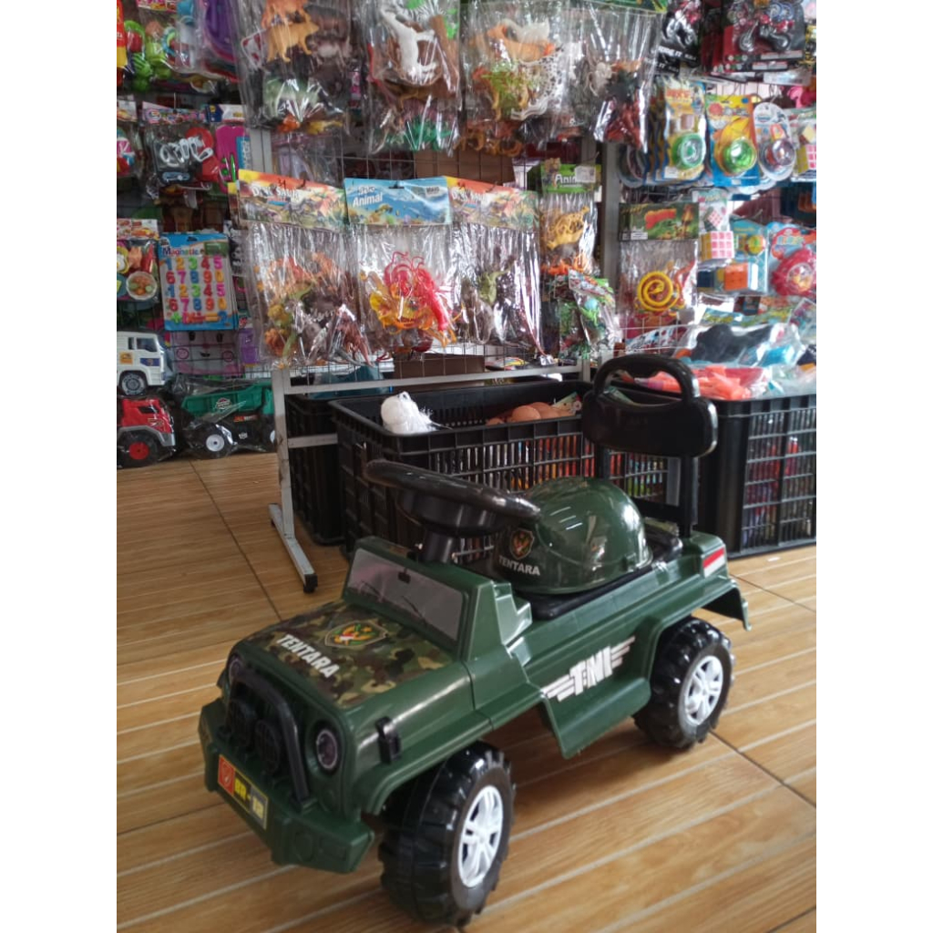 mainan anak mobil naik tentara tni set helm BR12