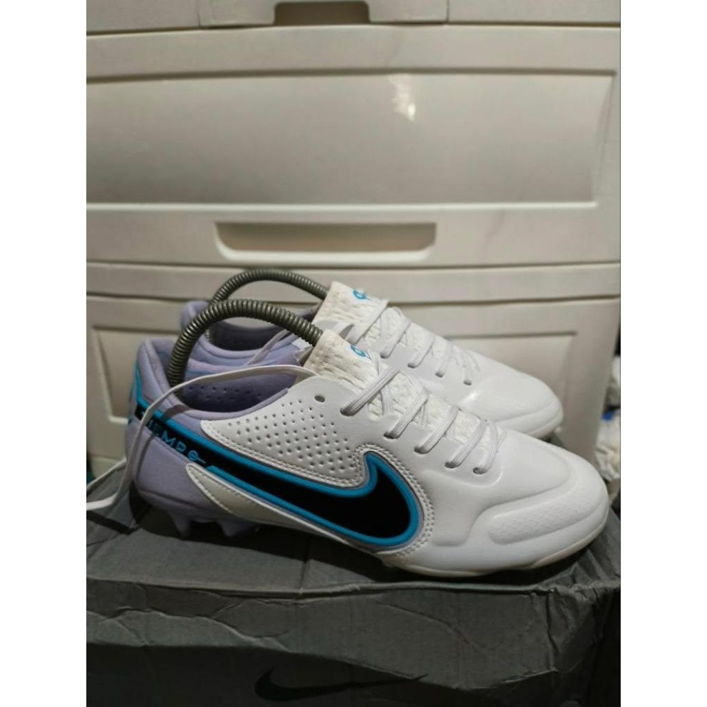 Sepatu Bola Nike Tiempo White Purple
