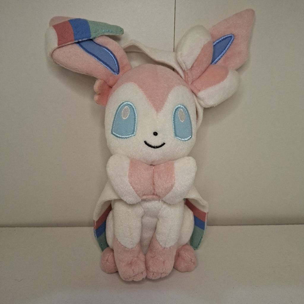 Boneka Pokemon Sylveon Brand Tomy Cantik