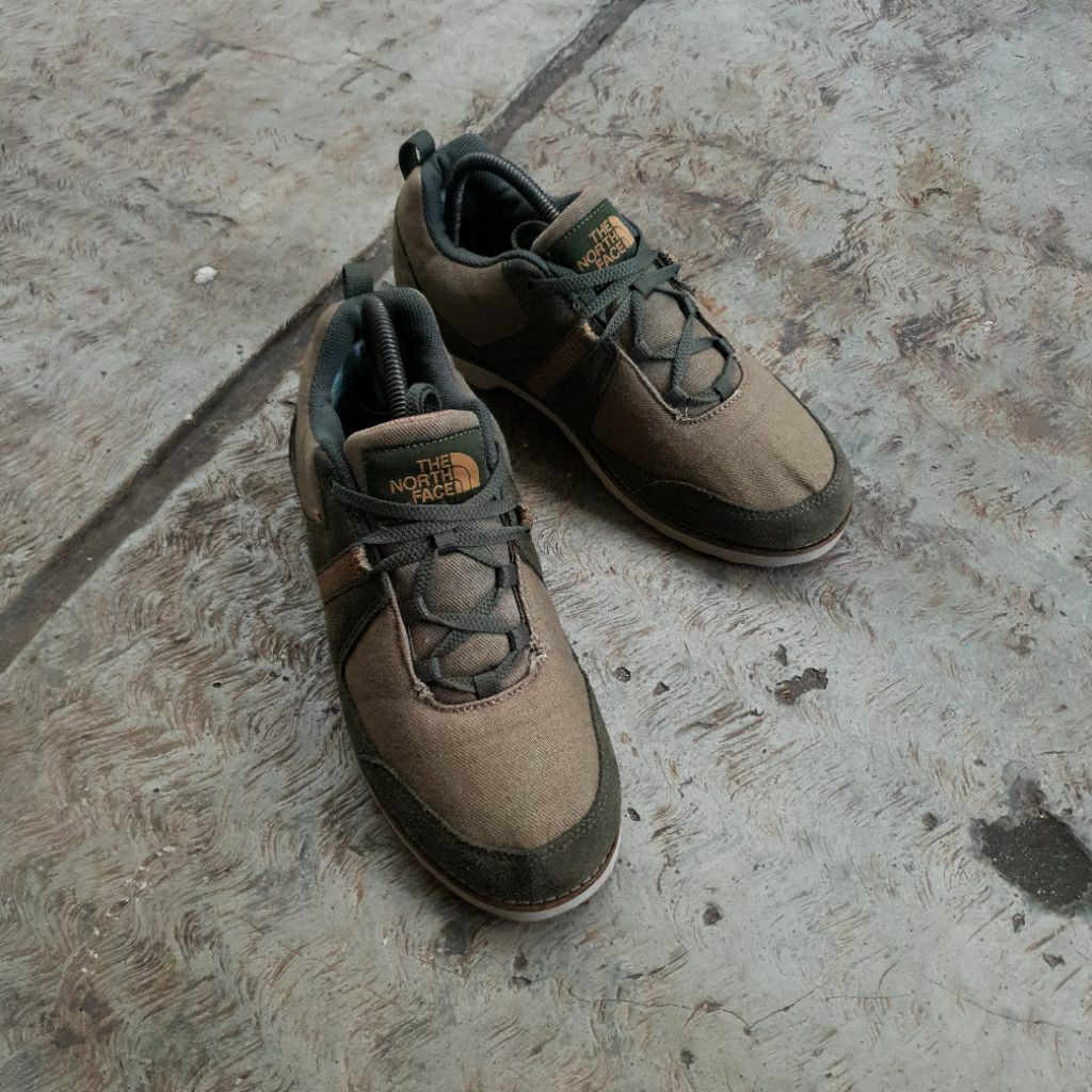 SEPATU SECOND TNF OUTDOOR CASUAL ORIGINAL
