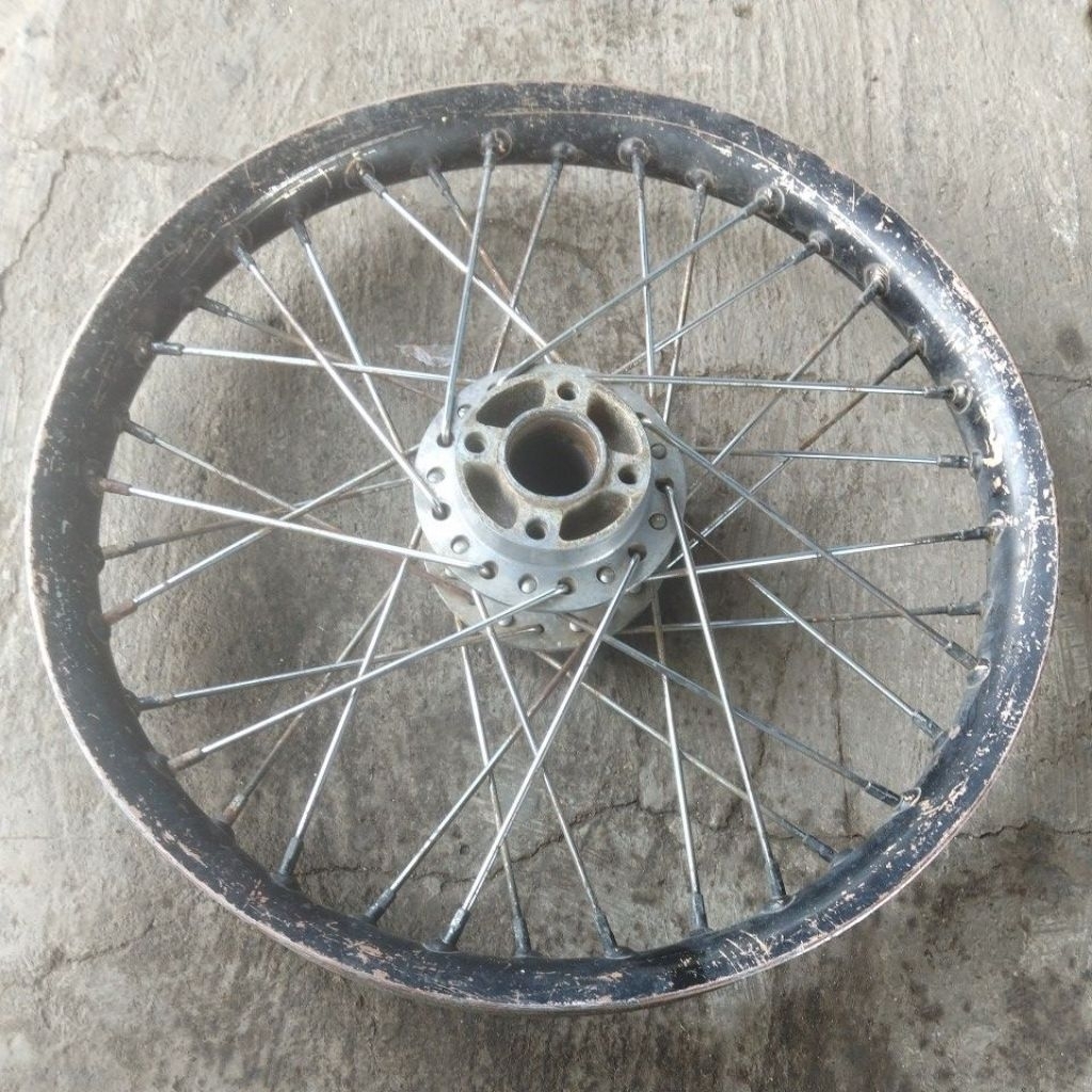velg almunium depan fu140/17 bekas