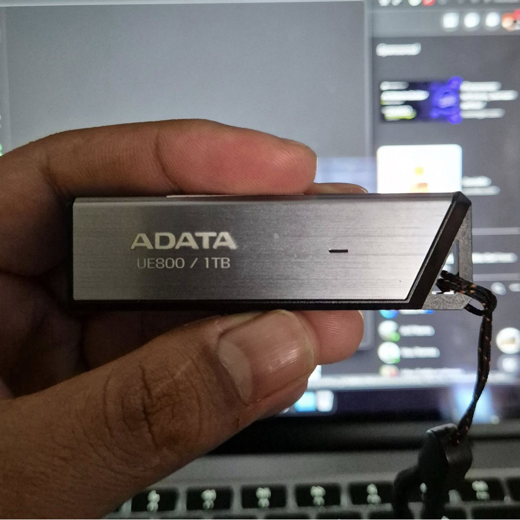ADATA UE800 1TB