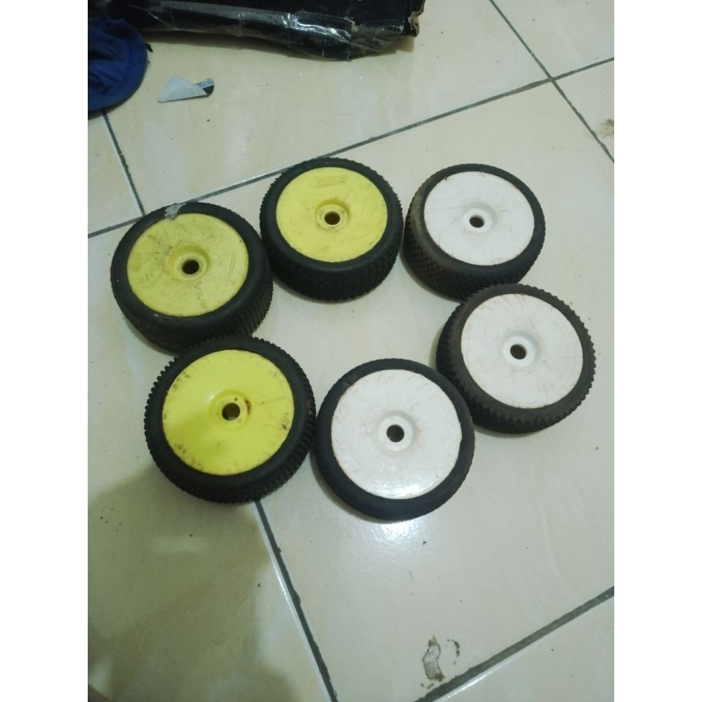 part rc ban buggy 1/8 hex 12mm campuran