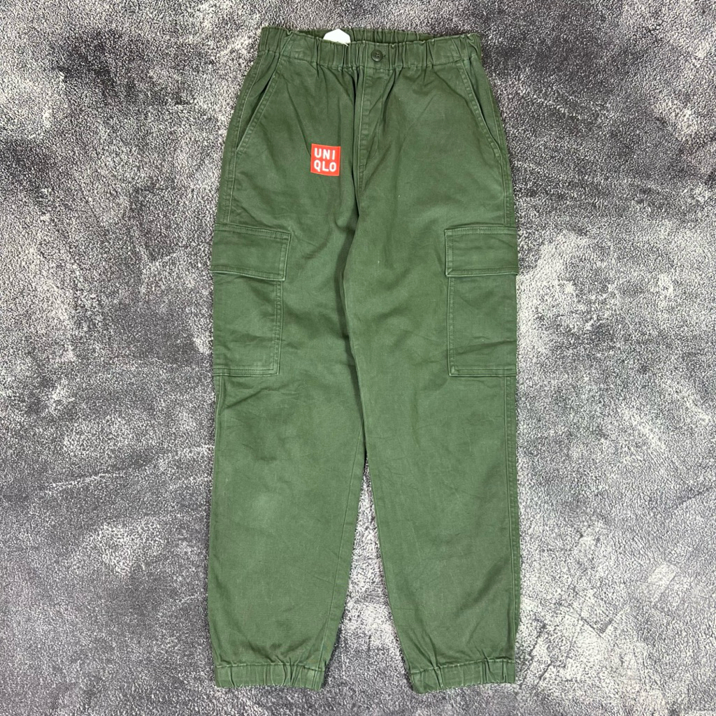 UNIQLO CARGO PANTS