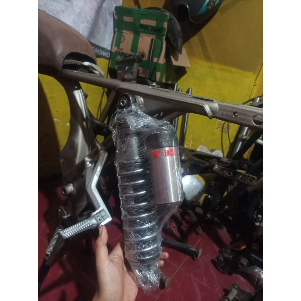 shock belakang original copotan kyb zrx1100