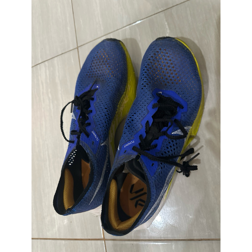 sepatu Nike pavor fly 3