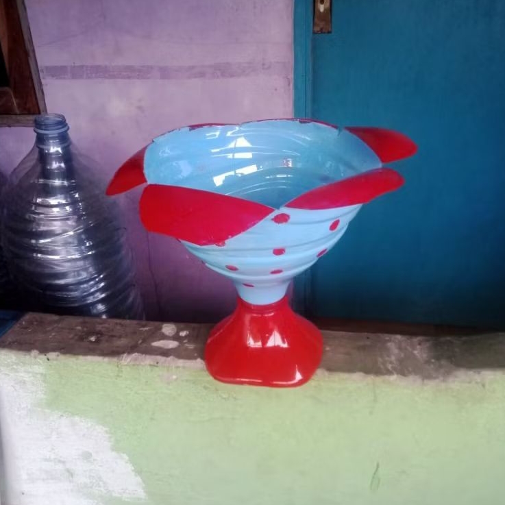 PRAKARYA/POT BUNGA TANAMAN DARI GALON BEKAS