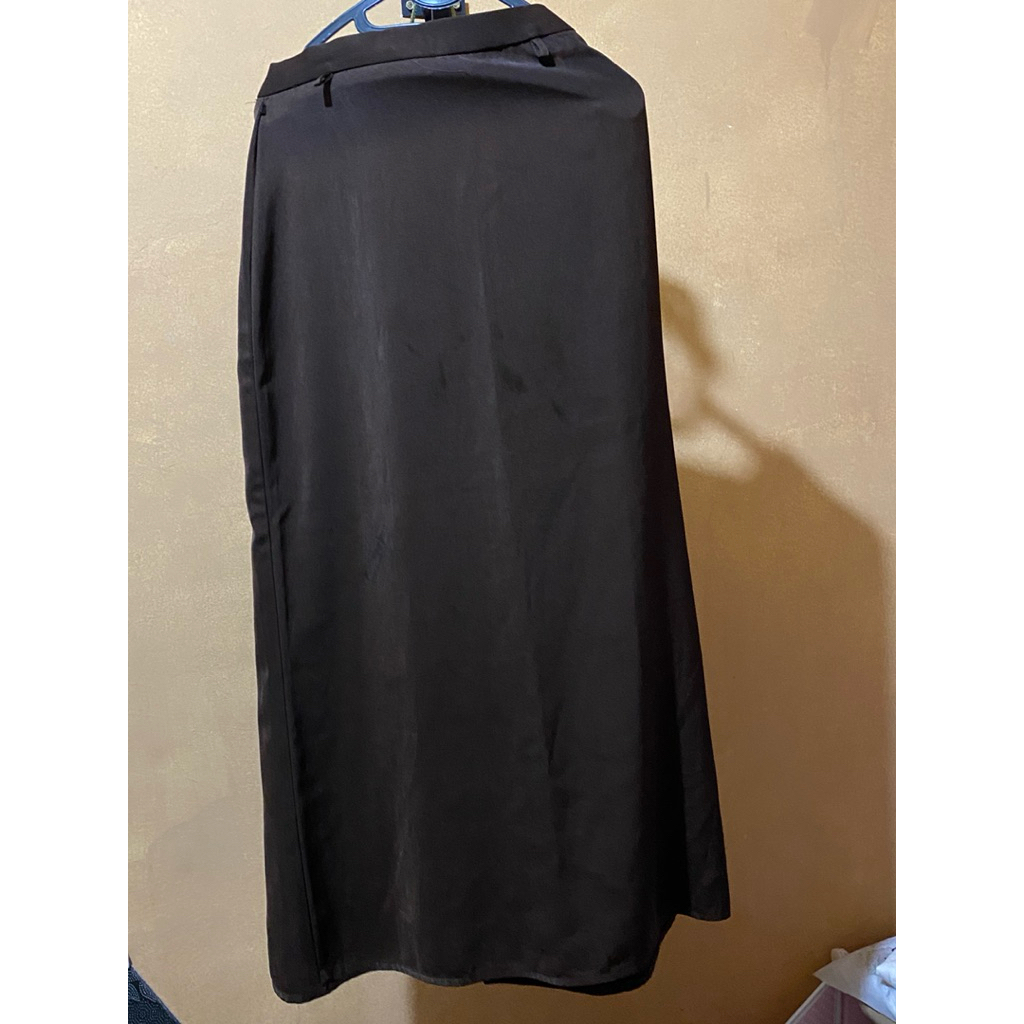 Preloved rok panjang coklat licin