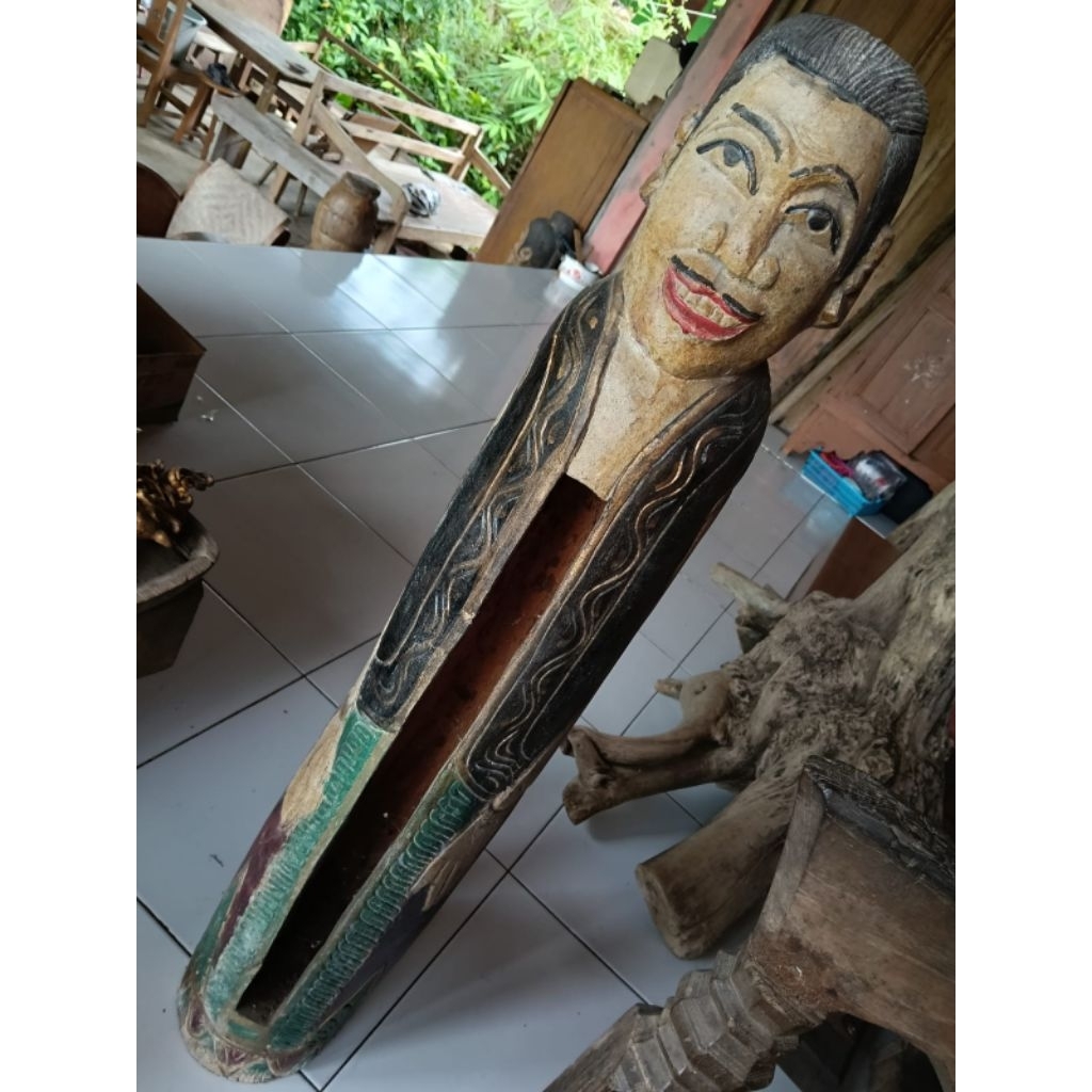 Kentongan kayu ukiran patung jadul vintage klasik pajangan resto