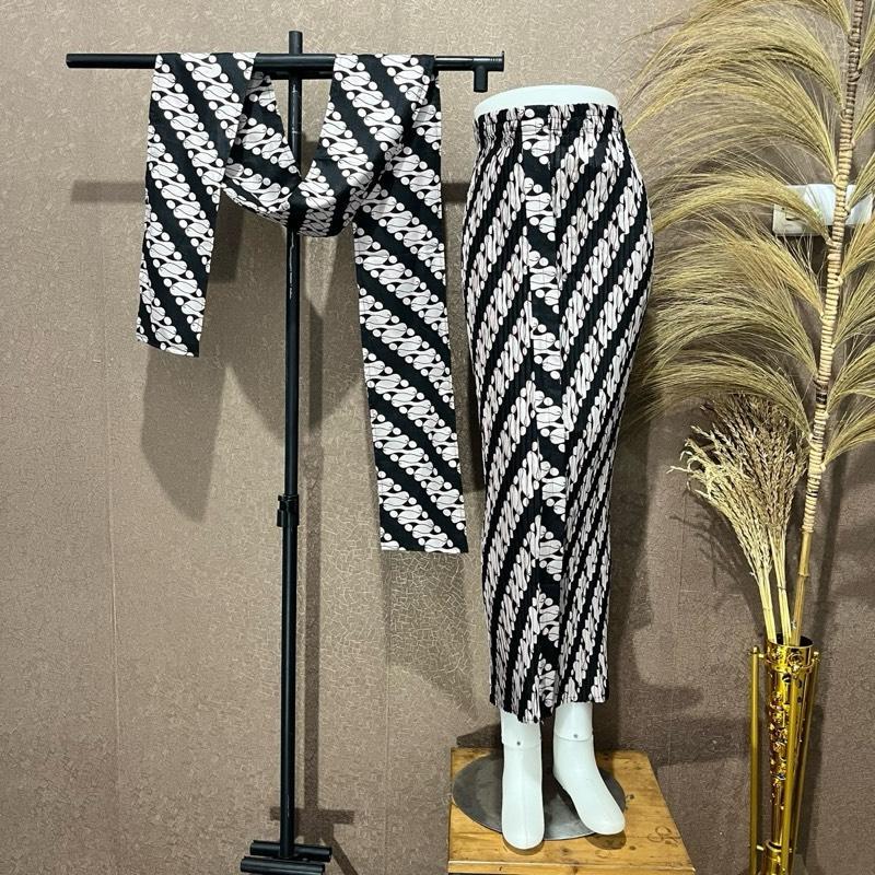 Rok Span Batik Rempel Wiron Dan Selendang Bawahan Kebaya Wanita Modern