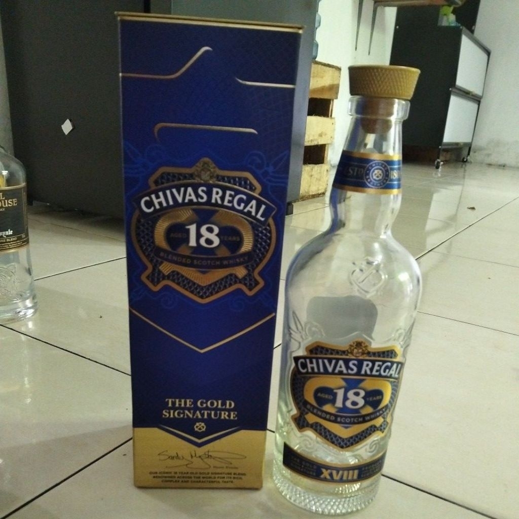koleksi botol bekas chivas18 + box