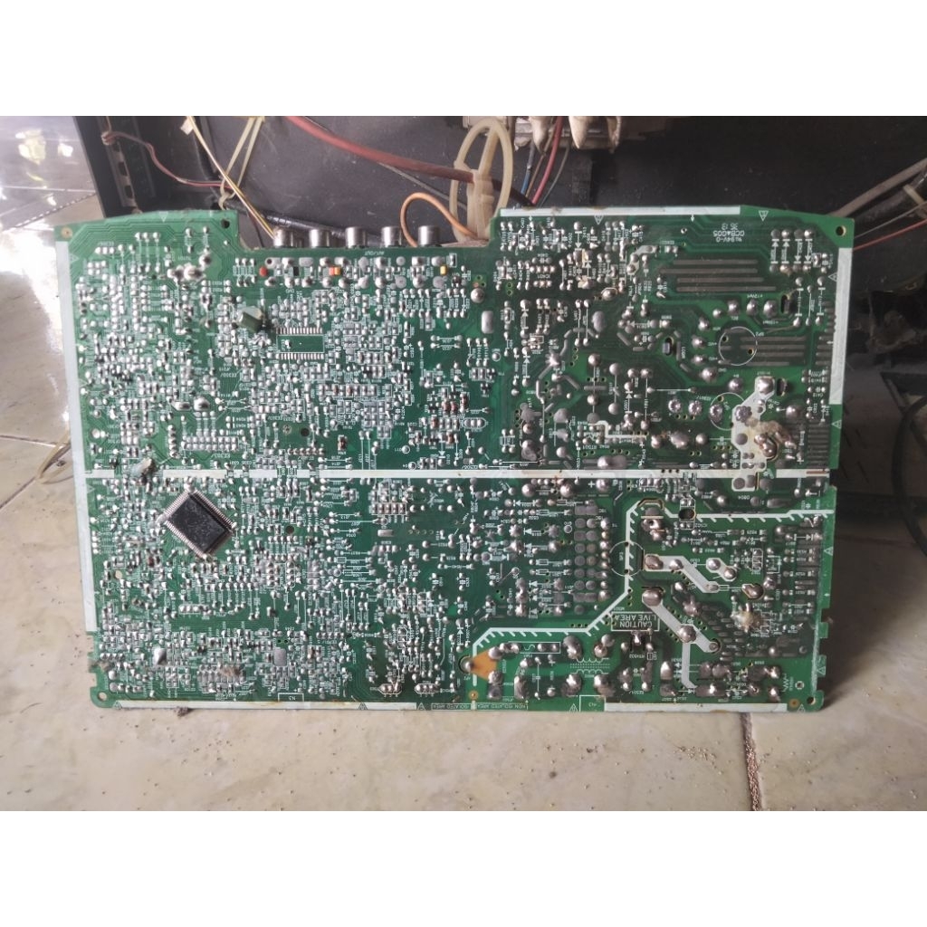 Mesin TV Tabung Polytron 21 Inch U Slim