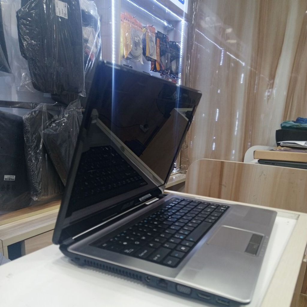 second Asus A43S Intel core i5-2450M Ram 4 gb SSD 256 GB