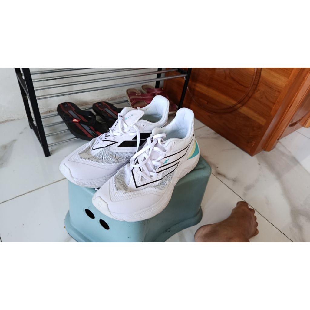 Sepatu Running Mills Treximo