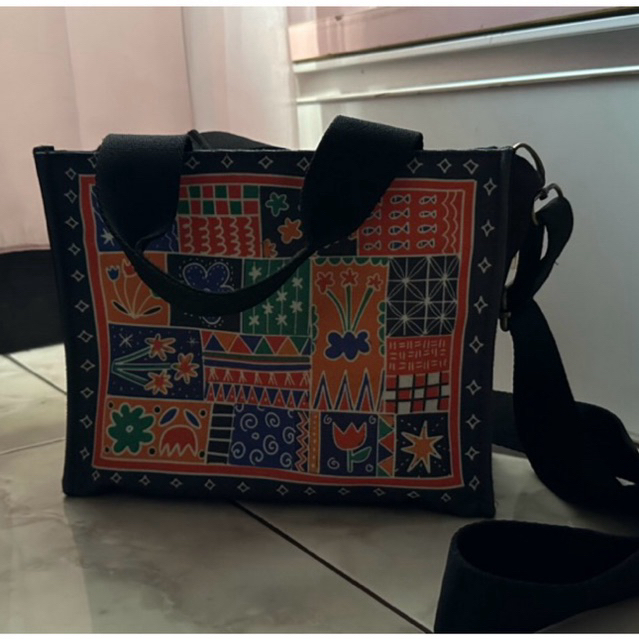 preloved sovlo sling bag