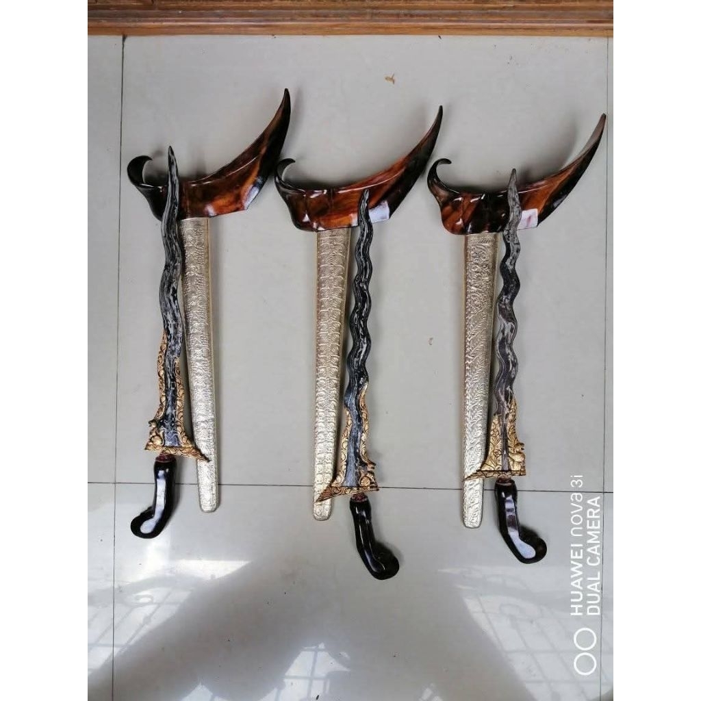 keris singo barong kinatah kuning sari