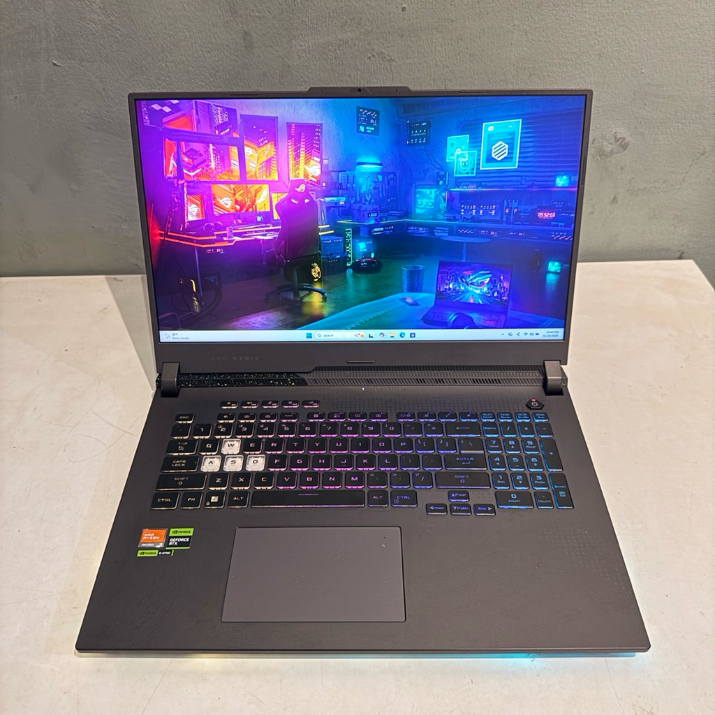 Laptop Gaming Asus ROG Strix G713PV Ryzen 9 7845HX RTX 4060 16GB/1TB SSD Mulus