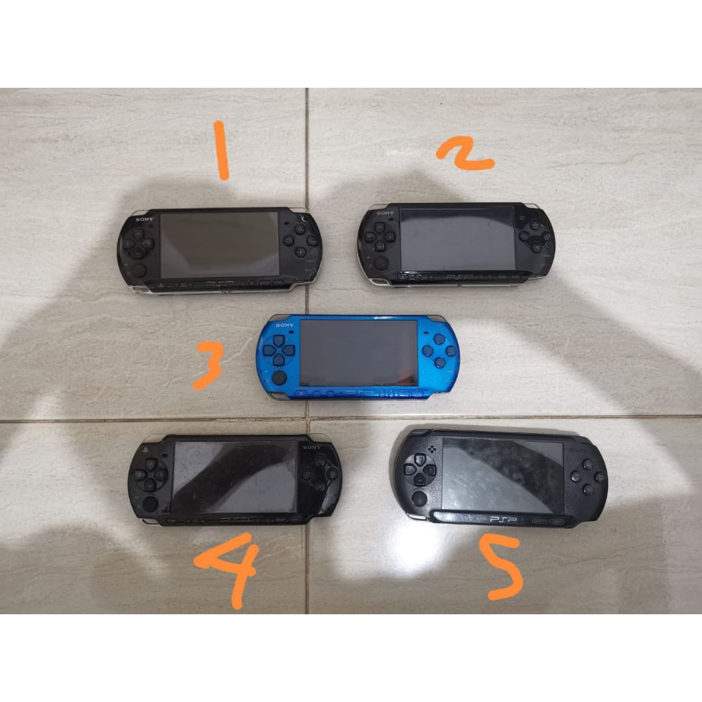 Bahan 5 buah PSP Sony seri 2000,3000 dan street no retur dan no komplain
