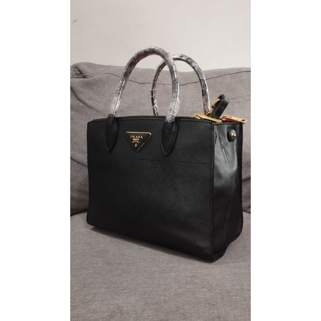 prada preloved