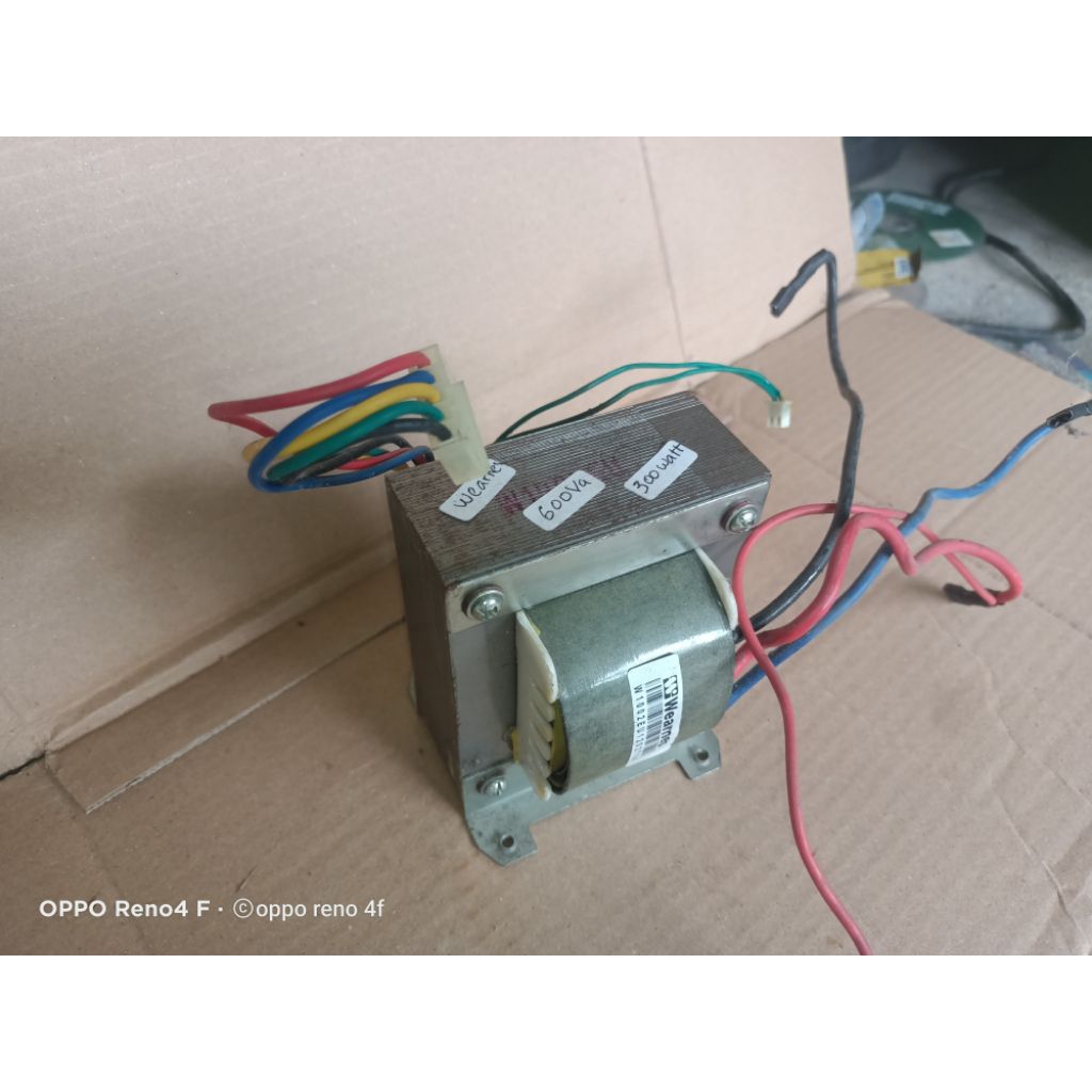 Travo bekas copotan UPS Wearnes 600Va second normal