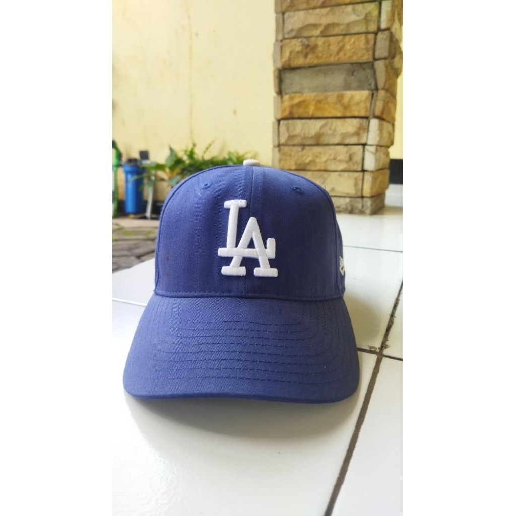 Topi New Era biru LA besar