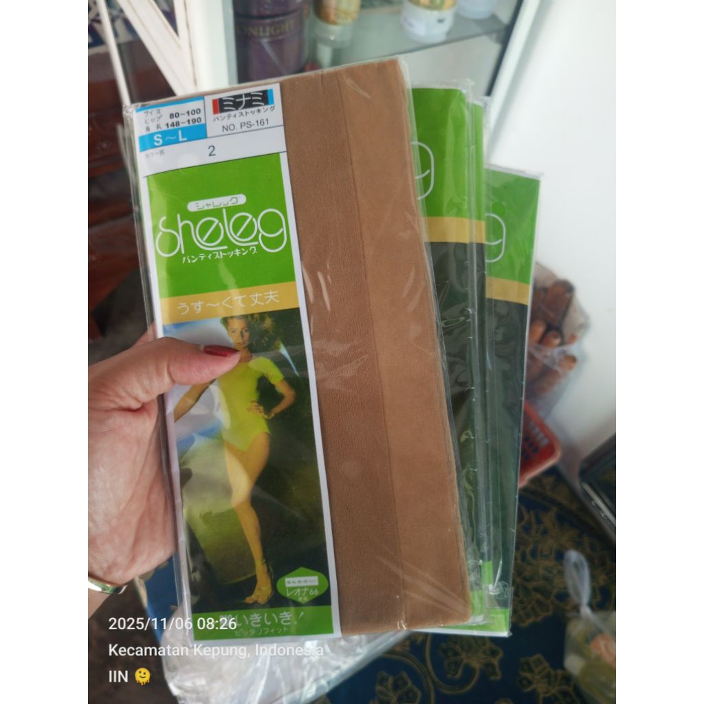 stoking kaki warna kulit