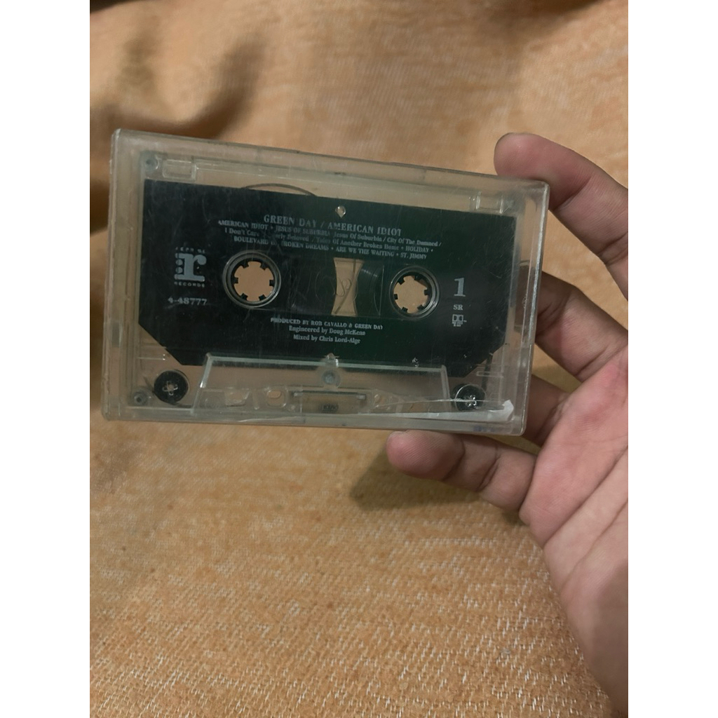 kaset pita tanpa cover green day american idiot