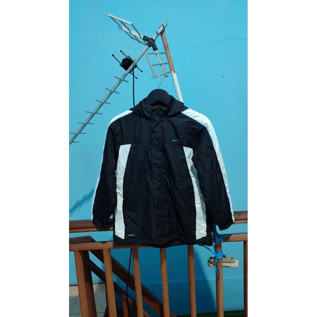 Jaket Semi Puffer Nike