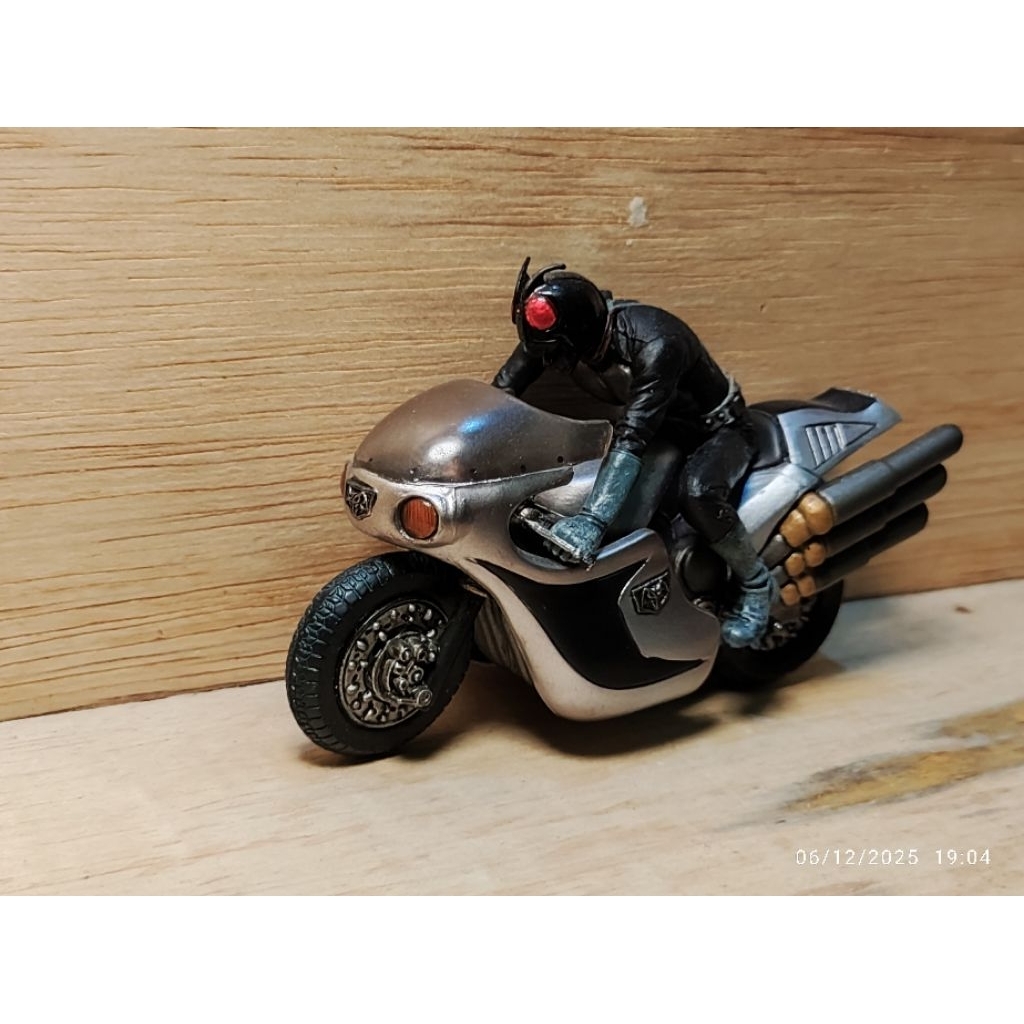 ACTION FIGURE / KOLEKSI / HIASAN KAMEN RIDER SIC ICHIGO FIRST + MOTOR BANDAI