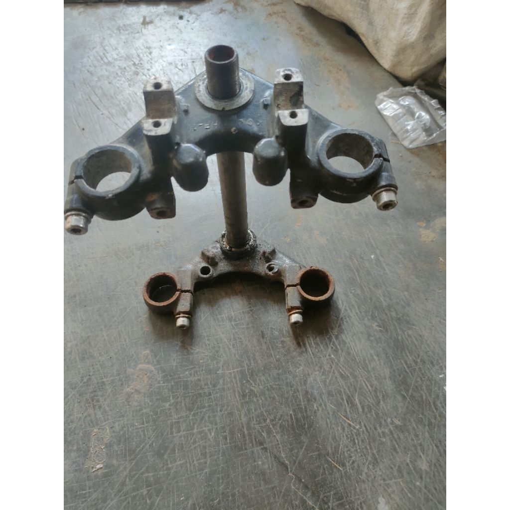 segitiga atas bawah original megapro lama/tiger lama