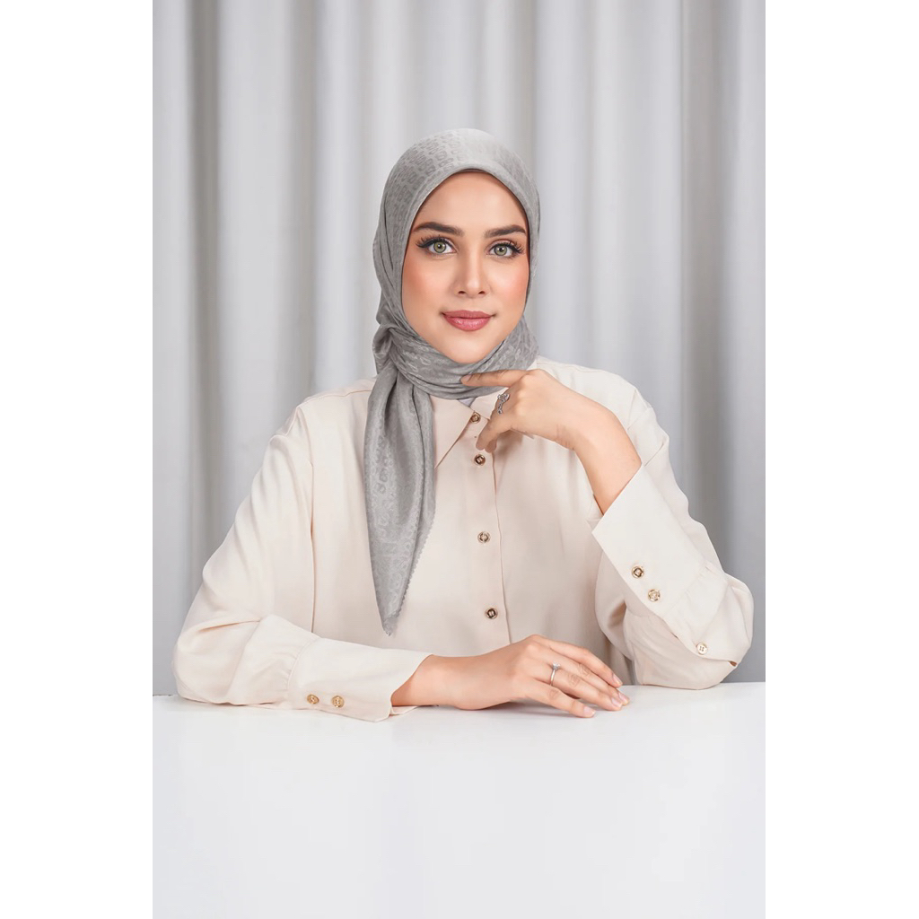 BUTTONSCARVES Everyday Tapis Embossed 2.0