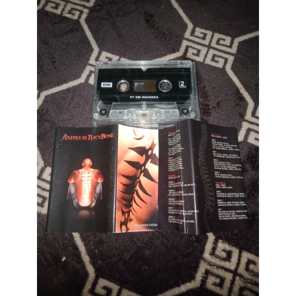 kaset pita andra and backbone self titled