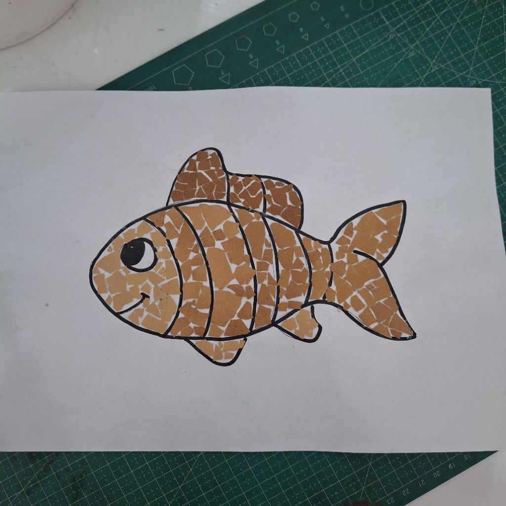 Prakarya kolase Cangkang Kulit Telur bentuk Ikan