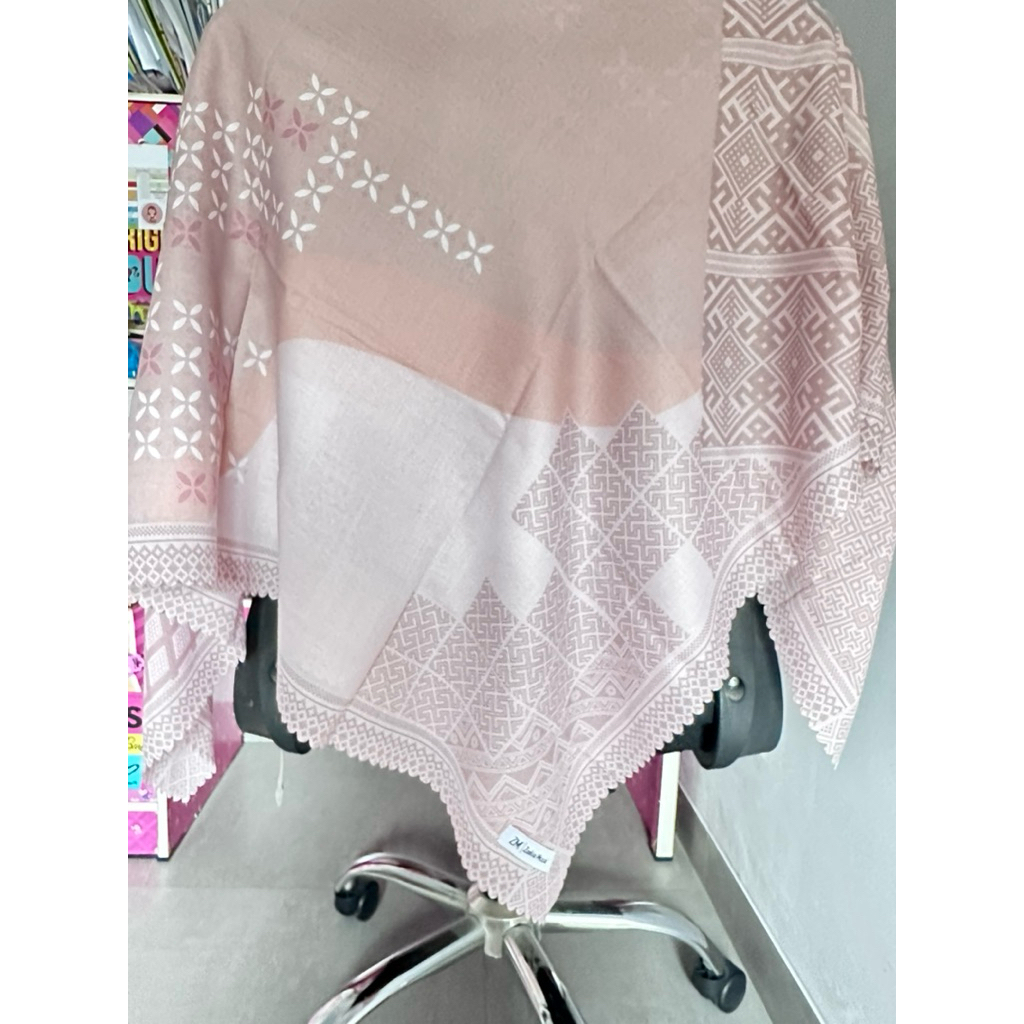 Prelove jilbab Zaskia Mecca (ZM) Motif kondisi bagus