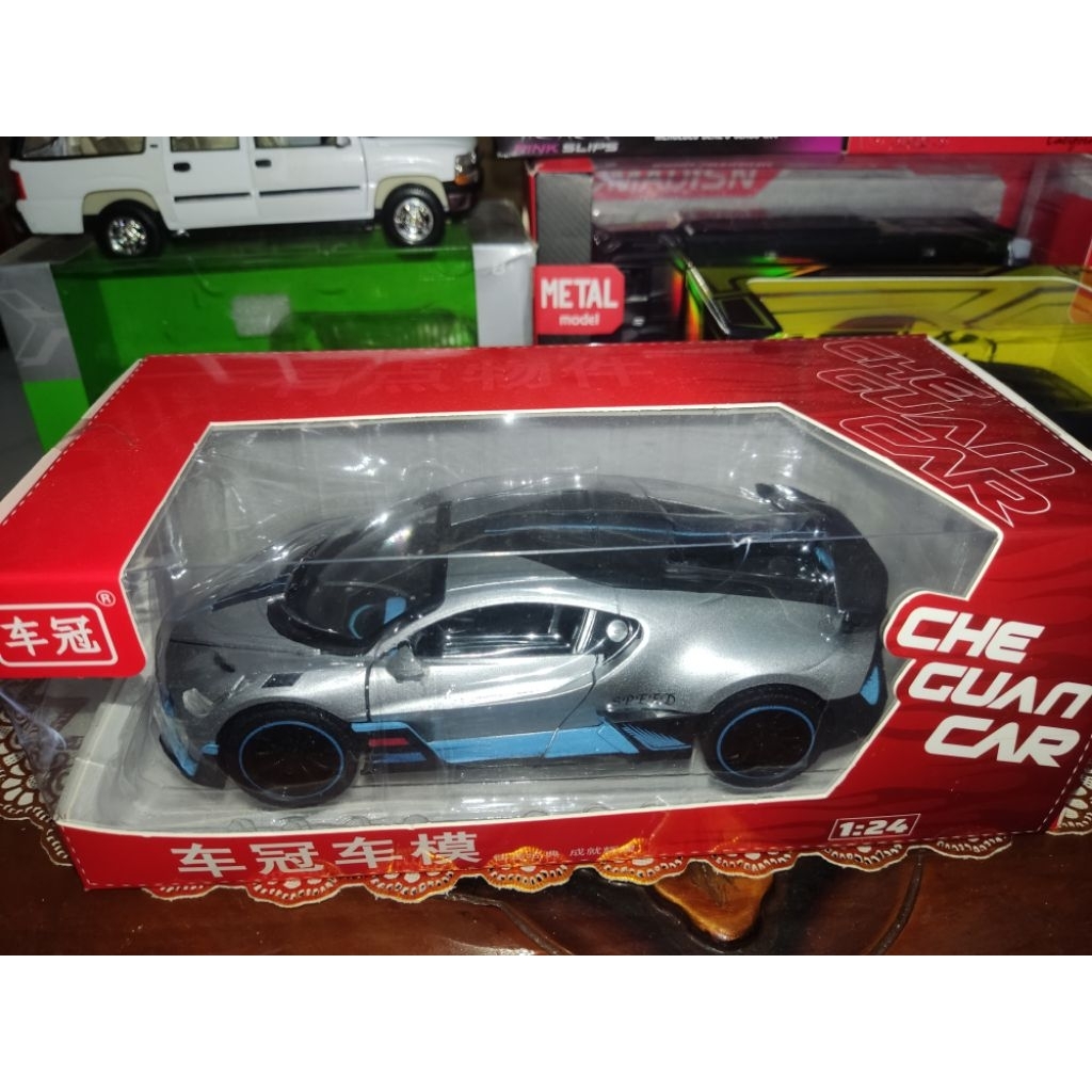 Diecast Miniatur Car Bugatti Divo 1:24
