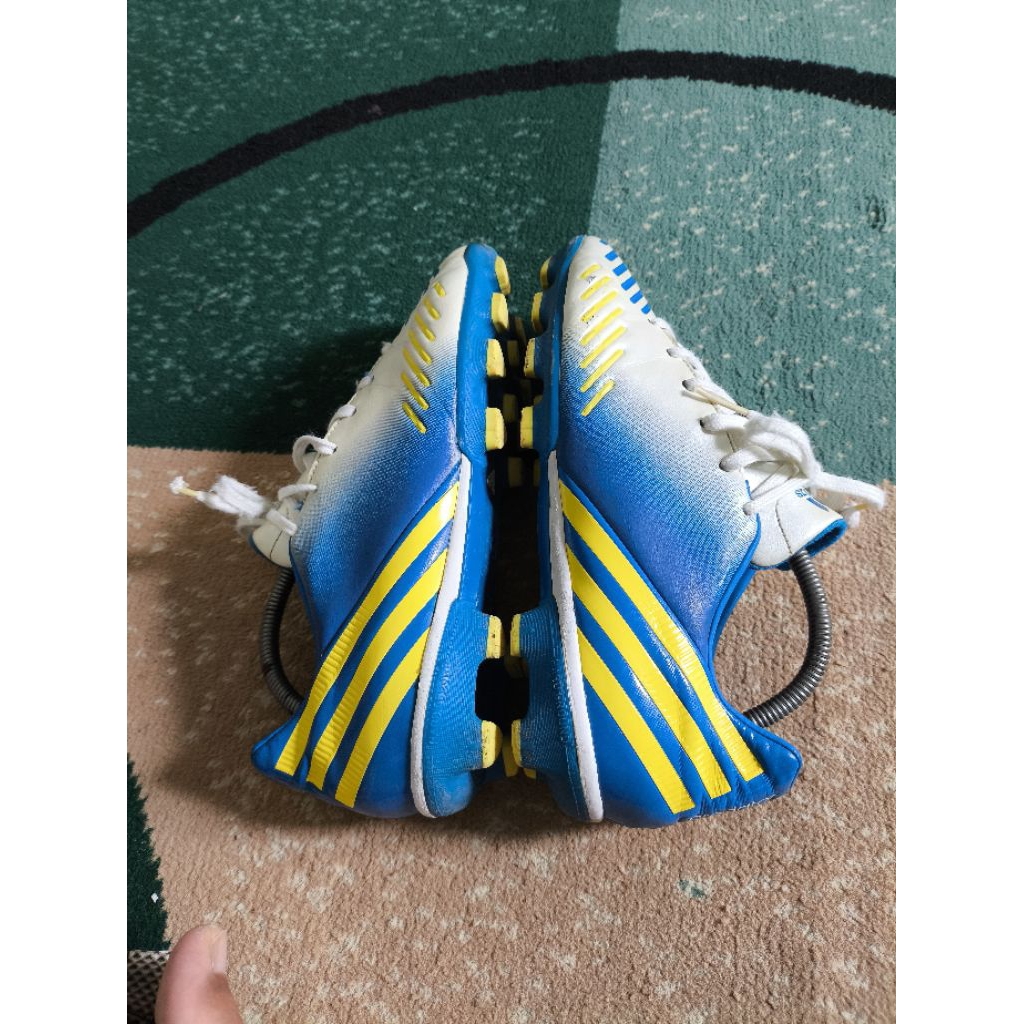 SEPATU BOLA ADIDAS NO 42 SECOND BEKAS ORIGINAL
