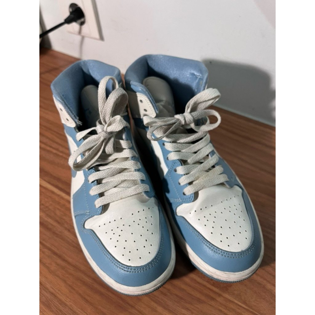 Nike Air Jordan 1 Mid ~ Size 39 ~ Original ~ Preloved