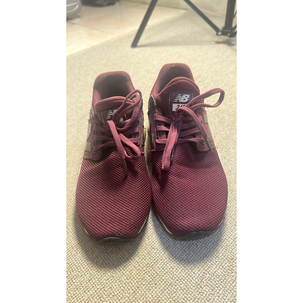 [PRELOVED] Original NB 247 Womens Maroon | Pemakaian Pribadi | 37 | No Box
