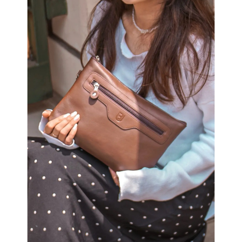 BeYou By BUCINI Clutch & Pouch Ikyu hitam