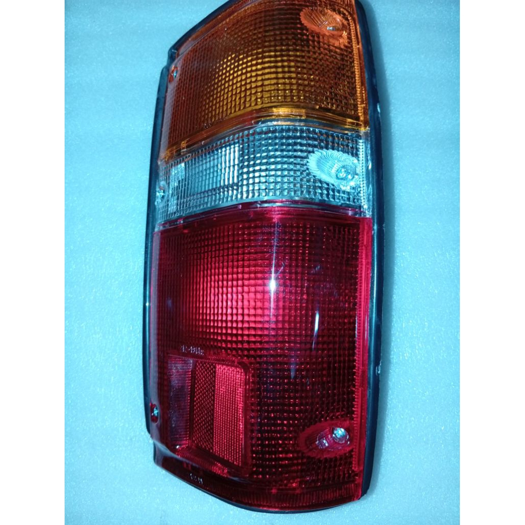 Stoplamp kanan kijang super