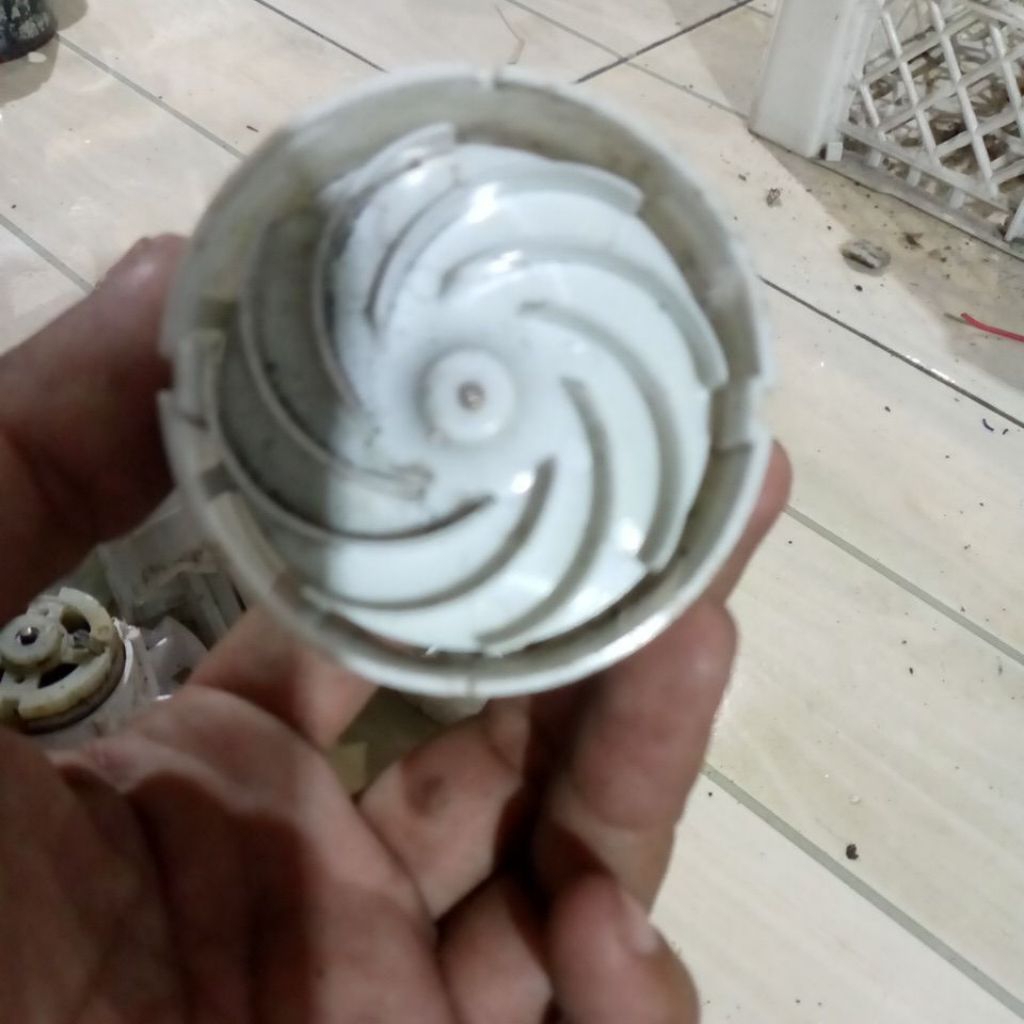 DINAMO VACUM CLENER 12 VOLT BEKAS