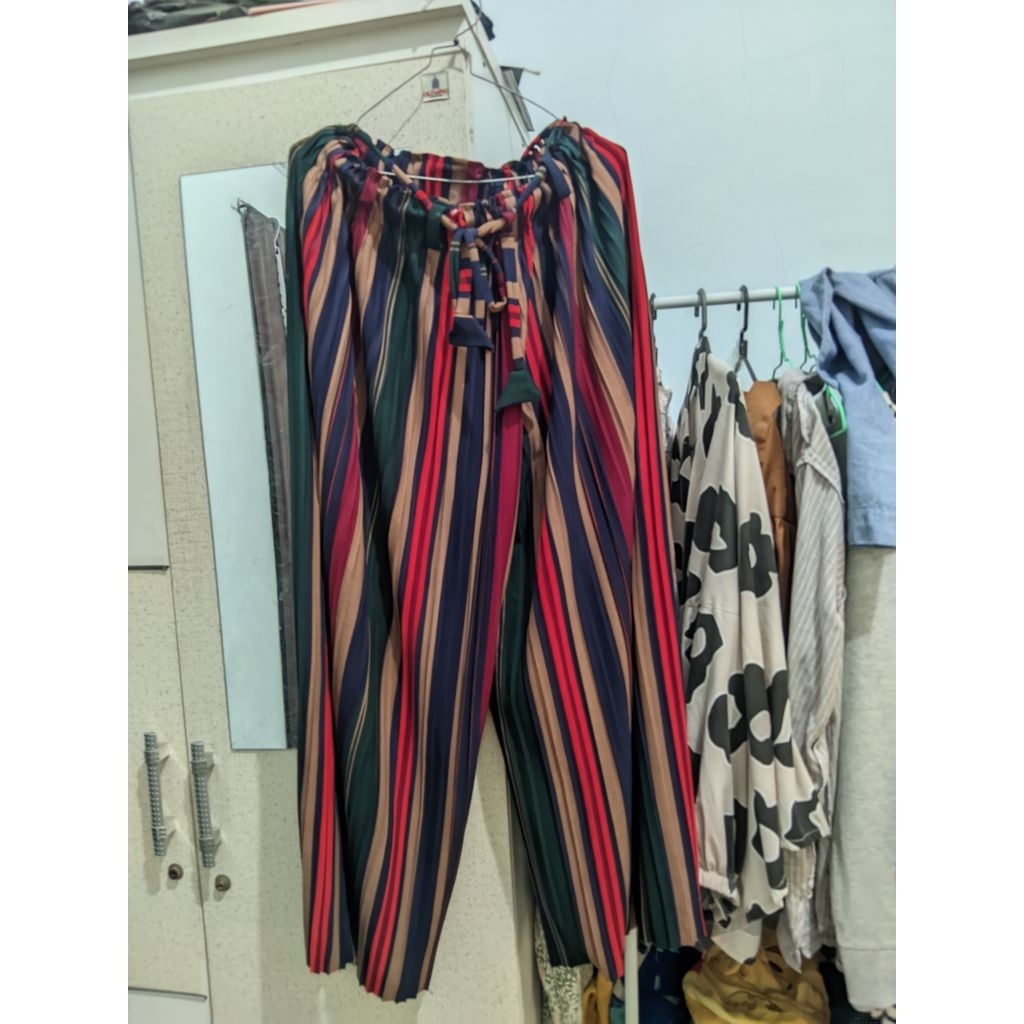 Celana Panjang Wanita Highwaist - Pinggang Karet, Saku Praktis, Pola Garis-garis