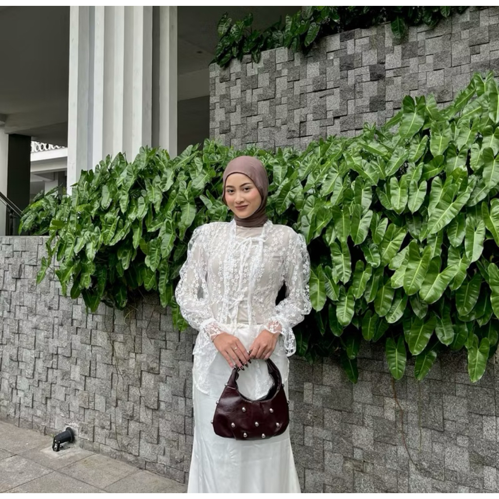 Atasan lace / top / kondangan / brukat / elegan / white / kutu baru modern