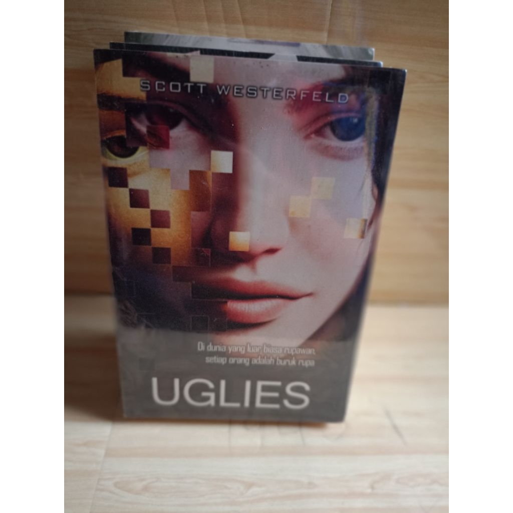 BUKU PAKET 3 NOVEL by Scott westerfeld