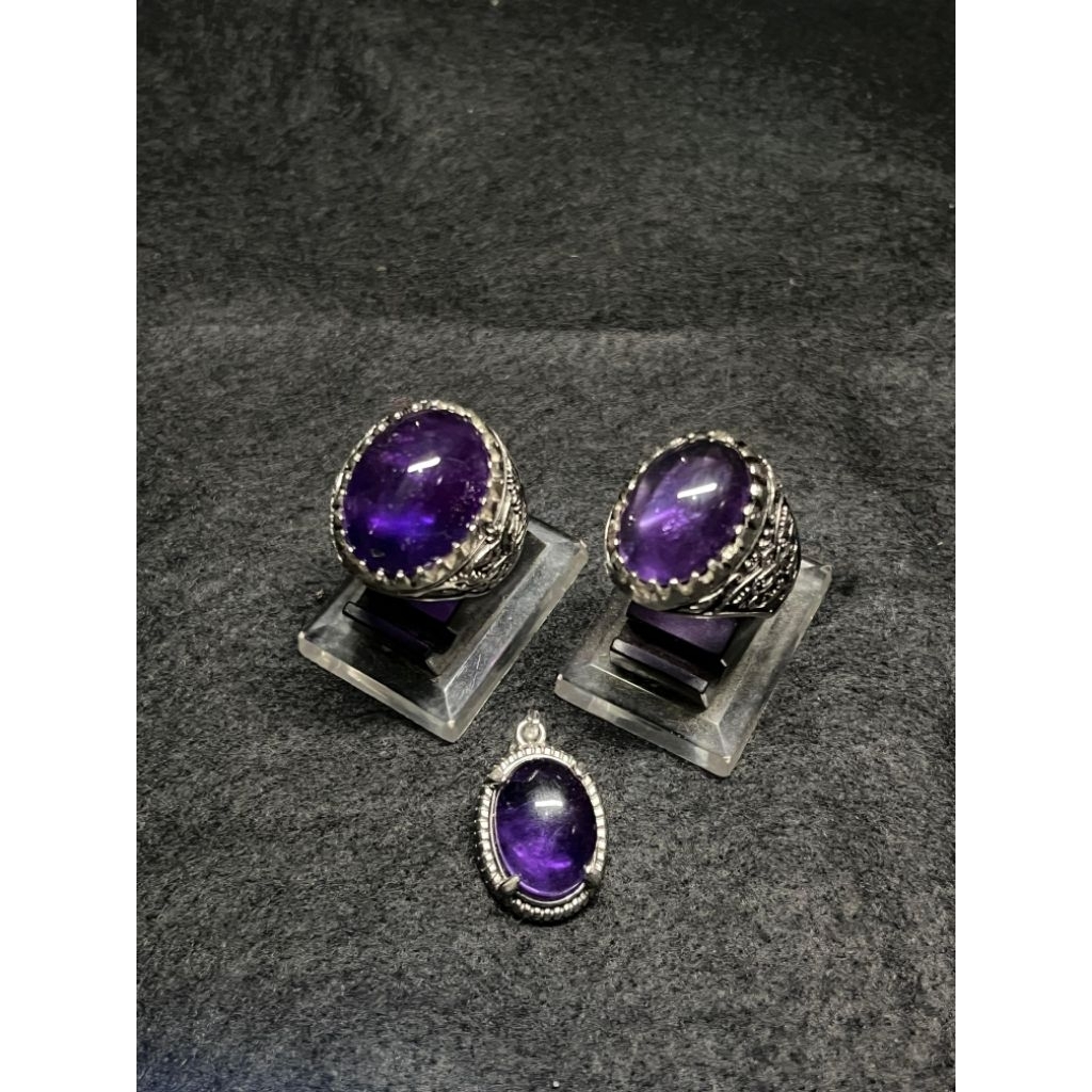 Batu cincin dan liontin kecubung ungu