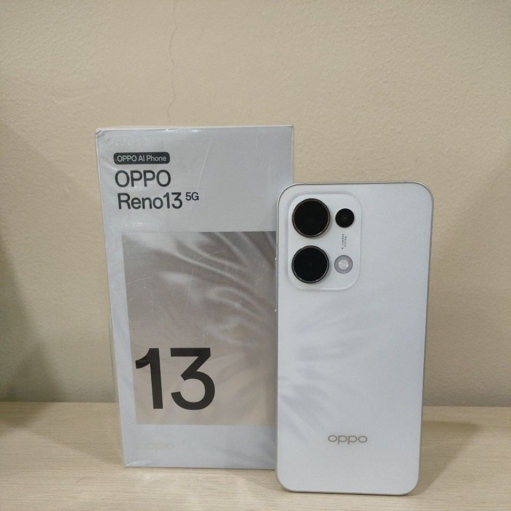Handphone Oppo Reno 13 5G Ram 12 256GB