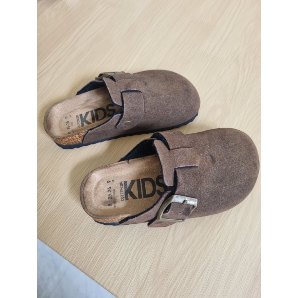 Preloved sandal cotton on kids