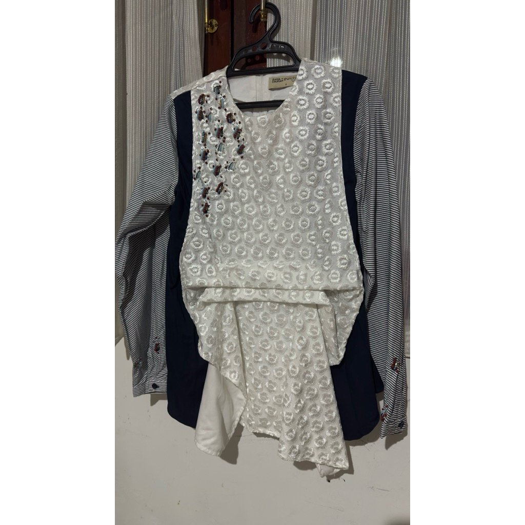 preloved jenna and kaia tracy top navy size S