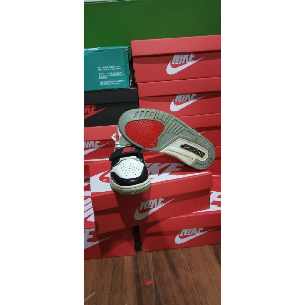 JORDAN LEGACY 312 LOW CHICAGO ORIGINAL CD7069 106 size 40