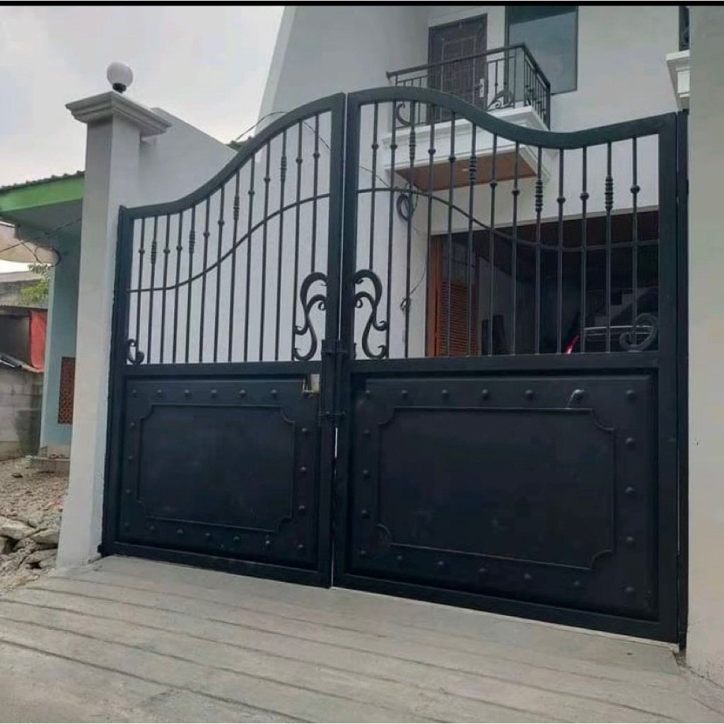 Pagar Rumah Besi Klasik Ornamen Mewah